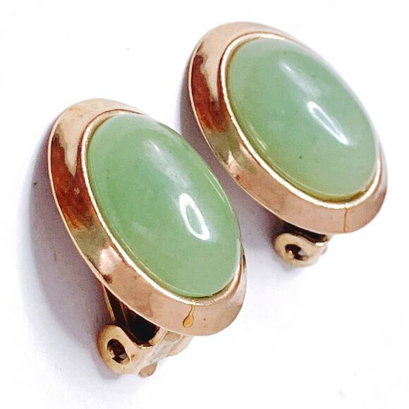 Vintage 1960s Jadeite Gemstone Cabochon Gold Tone Sage Green Clip On Earrings - Picture 2 of 11